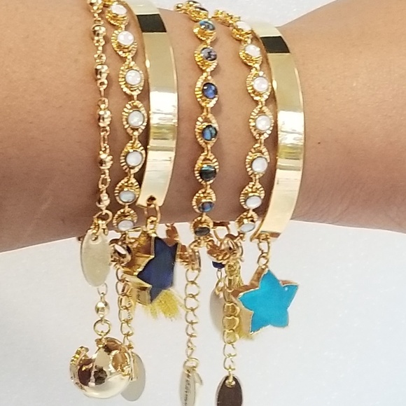 Gold ball chain globe charm bracelet - Picture 4 of 5